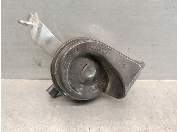 Recambio de claxon para bmw x3 (e83) 2.0 sd referencia OEM IAM A046466 61337195893 BOSCH