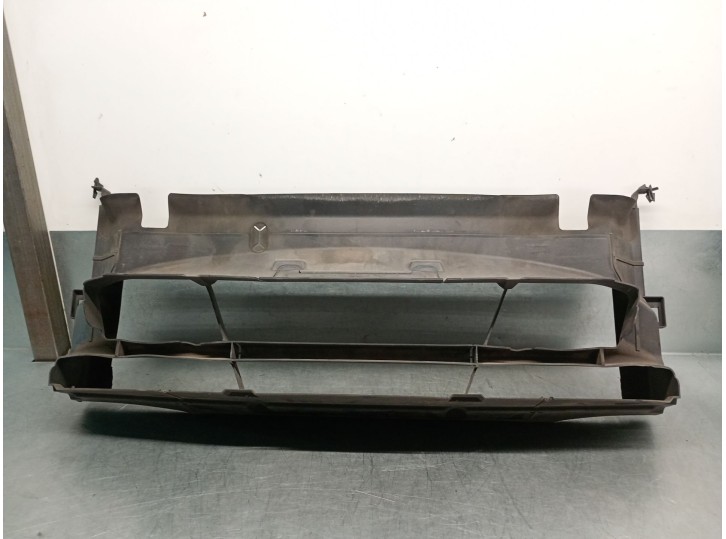 Recambio de calandra delantera de radiador para bmw serie 3 lim. (f30) 318d referencia OEM IAM 51747255414  