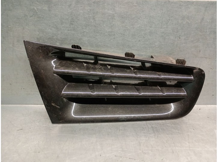 Recambio de rejilla paragolpes derecha para renault megane ii berlina 5p 1.5 dci diesel referencia OEM IAM 8200412380  