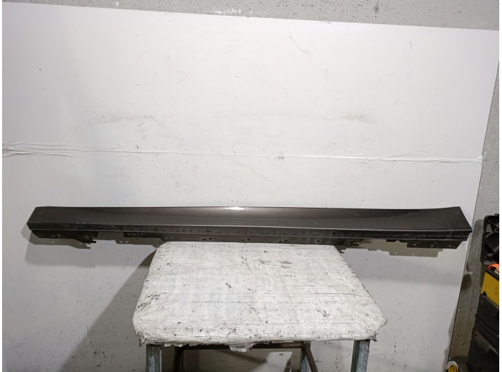 Recambio de faldon lateral para bmw serie 3 lim. (f30) 318d referencia OEM IAM 51777312751 51777312751 