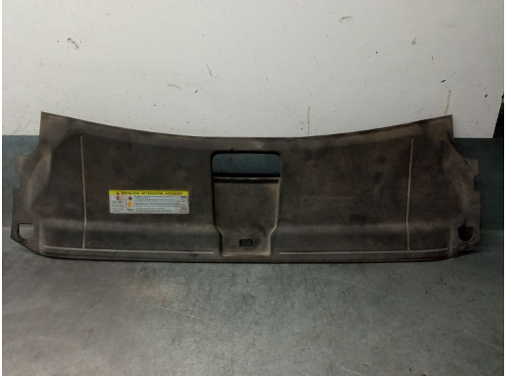 Recambio de molduras delanteras para audi q3 (8ub, 8ug) 2.0 tdi referencia OEM IAM 8U0807081C  