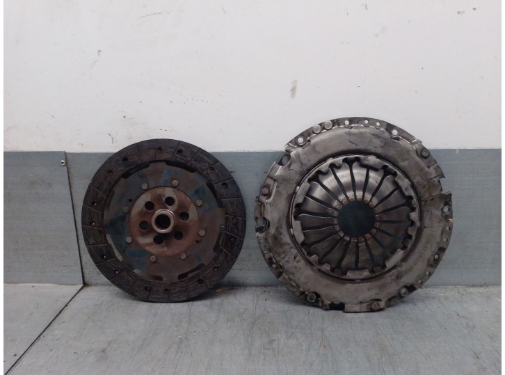 Recambio de kit embrague para seat leon (1p1) 1.6 tdi referencia OEM IAM 03L141015P 03L141015P VALEO