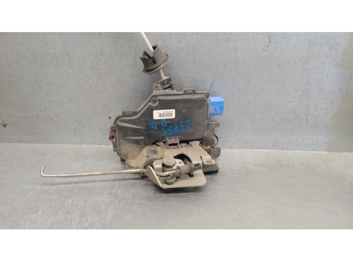 Recambio de cerradura puerta delantera derecha para audi a3 (8p) 1.9 tdi referencia OEM IAM 4E1837016 4E1837016 