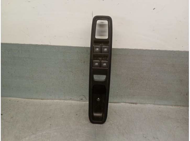 Replacement front left window switch for Dacia Sandero III 1.0 TCe 90 OEM IAM reference 254112588R 254112588R 