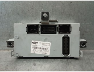 Recambio de caja reles / fusibles para alfa romeo 147 (190) 1.6 16v cat referencia OEM IAM 60698110 4ERDX3LCE 501864220002 MAGNE