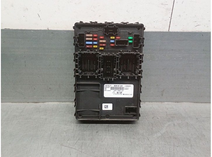 Recambio de caja reles / fusibles para ford puma 1.0 ecoboost cat referencia OEM IAM LU5T15604EJF LU5T15604EJF 