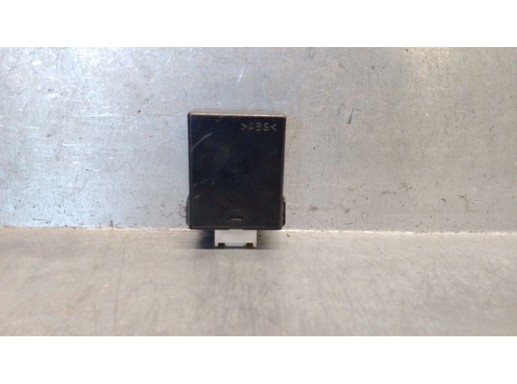 Recambio de modulo electronico para mazda 3 (bl) 1.6 mzr cd (bl14) referencia OEM IAM BDB3675DZA BDB3675DZA 