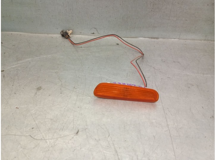 Replacement left side marker light for Volvo S40 Saloon 1.8 CAT (1834 cc) OEM IAM reference 30613665 30613665 
