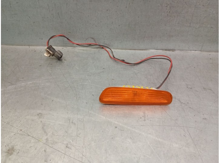 Replacement left side indicator for Volvo S40 saloon 1.8 cat (1834 cm3) OEM IAM reference 30613665 30613665 
