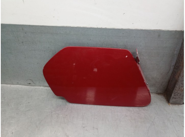 Recambio de tapa exterior combustible para dacia sandero iii 1.0 tce 90 referencia OEM IAM 788441048R 788301872R 