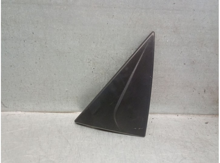 Recambio de molduras traseras para dacia sandero iii 1.0 tce 90 referencia OEM IAM 960336973R 960336973R 