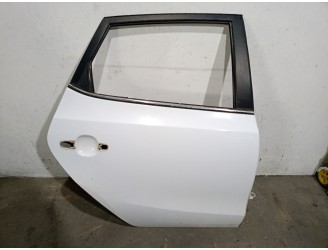 Recambio de puerta trasera derecha para hyundai i30 1.6 crdi cat referencia OEM IAM 770042R010 770042R010 