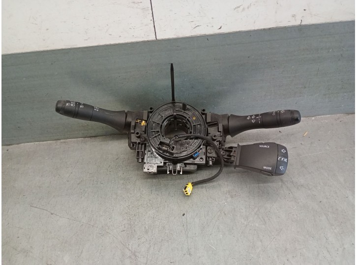 Recambio de mando luces para dacia sandero iii 1.0 tce 90 referencia OEM IAM 255670975R 255670975R 