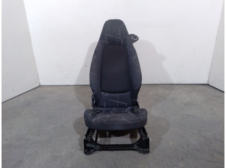 Recambio de asiento delantero izquierdo para smart coupe 1.0 cat referencia OEM IAM A4519104134 A4519104134 