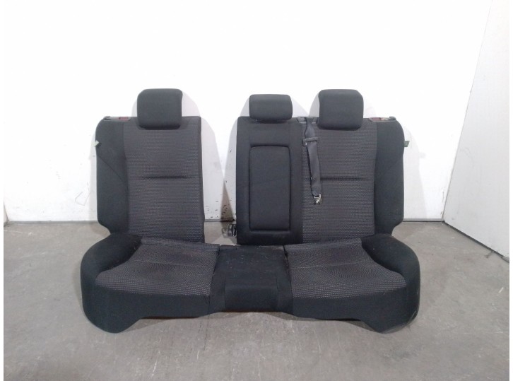Recambio de asientos traseros para mazda 3 (bl) 1.6 mzr cd (bl14) referencia OEM IAM BHB65720002 BHB65720002 