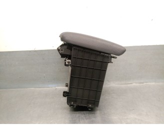 Recambio de apoyabrazos central para hyundai tucson (tl, tle) 1.7 crdi referencia OEM IAM 84690D7200TRY 84660D7200TRB 