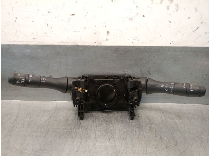 Recambio de mando luces para dacia sandero iii 1.0 tce 90 referencia OEM IAM 255670975R 255670975R 