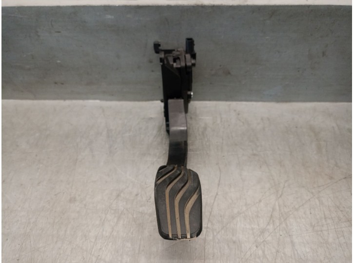 Recambio de potenciometro pedal para dacia sandero iii 1.0 tce 90 referencia OEM IAM 180100879R 180100912R 6PV01290205 HELLA