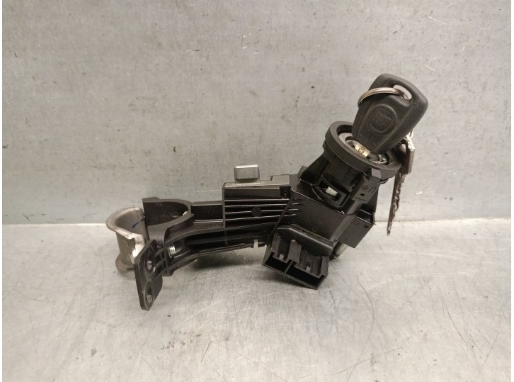 Replacement ignition switch for Fiat Doblo 1.3 16v JTD CAT OEM IAM reference 518655430 51865543 