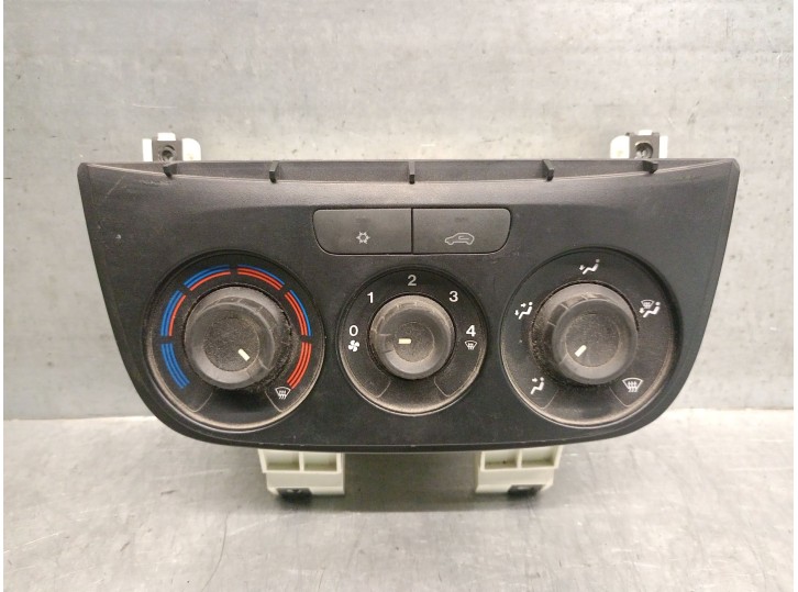 Replacement heating / air conditioning control unit for Fiat Doblo 1.3 16v JTD CAT OEM IAM reference 735498657 735498657 