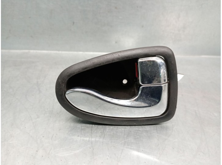 Replacement front right interior door handle for Hyundai Accent (LC) 1.5 CRDi CAT OEM IAM reference 8262025100CA 8262025100CA