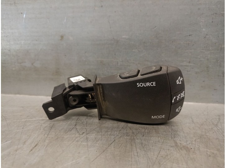 Replacement multifunction control for Dacia Sandero III 1.0 TCe 90 OEM IAM reference 255522187R 255522187R 