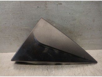 Recambio de molduras traseras para dacia sandero iii 1.0 tce 90 referencia OEM IAM 960328021R 960328021R 