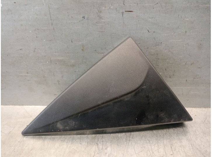 Recambio de molduras traseras para dacia sandero iii 1.0 tce 90 referencia OEM IAM 960336973R 960336973R 