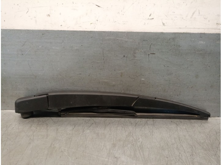 Recambio de brazo limpia trasero para dacia sandero iii 1.0 tce 90 referencia OEM IAM 287807006R 287815304R 