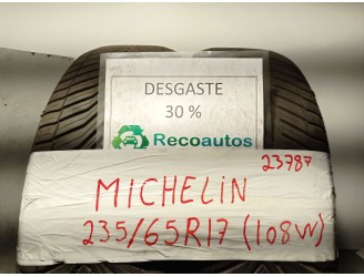 Replacement tyre/s for Volvo XC90 2.4 diesel cat OEM IAM reference 23565R17108W MICHELIN CROSSCLIMATE 2 SUV