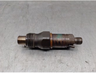 Replacement injector for Volvo V40 Estate TD OEM IAM reference LCR6735401D LUCAS