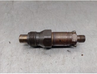 Replacement injector for Volvo V40 Estate TD OEM IAM reference LCR6735401D LUCAS