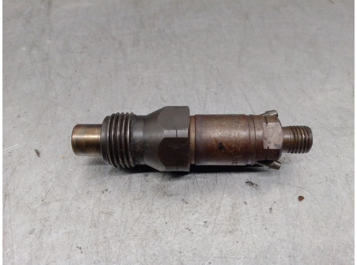 Replacement injector for Volvo V40 Estate TD OEM IAM reference LCR6735401D LUCAS