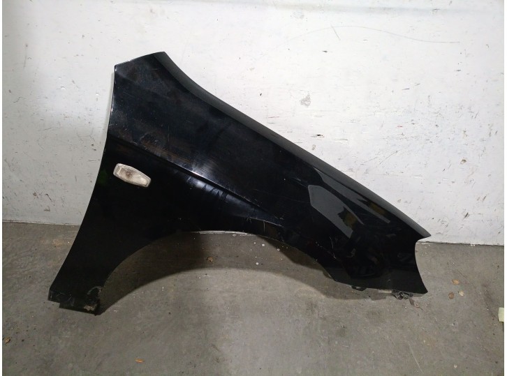 Recambio de aleta delantera derecha para kia cerato 2.0 turbodiesel cat referencia OEM IAM 663212F040 663212F040 