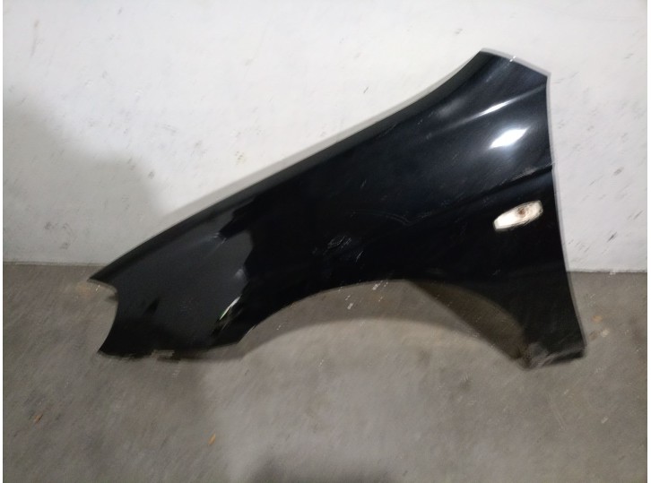 Recambio de aleta delantera izquierda para kia cerato 2.0 turbodiesel cat referencia OEM IAM 663112F040 663112F040 