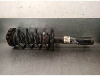 Replacement front right shock absorber for Seat Leon (1P1) 1.4 16V TSI OEM IAM reference 1T0413031HE 1T0413031HE 824904004