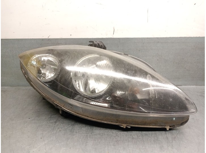 Recambio de faro derecho para seat leon (1p1) 1.4 16v tsi referencia OEM IAM 5P1941006D 5P1941006D VALEO