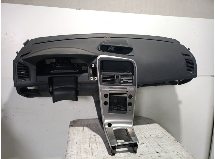 Recambio de salpicadero para volvo xc60 i suv (156) d5 awd referencia OEM IAM 39826843 39826843 