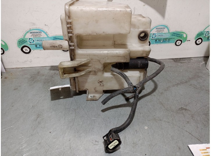Recambio de deposito limpia para nissan primera berlina (p11) básico referencia OEM IAM 