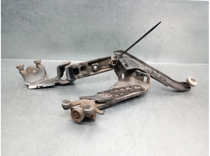 Recambio de bisagra puerta para volkswagen t5 transporter/furgoneta 1.9 tdi cat (axb) referencia OEM IAM 7H0843398  