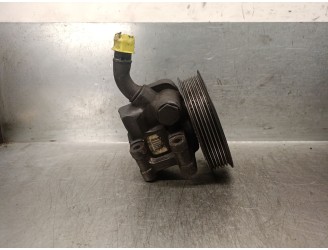 Replacement power steering pump for Ford Focus saloon (CAK) 1.6 16V CAT OEM IAM reference 4074608 4074608 
