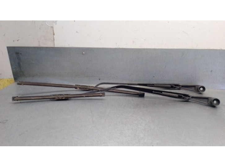 Recambio de brazo limpia delantero derecho para kia cerato 2.0 turbodiesel cat referencia OEM IAM 983202F000 983202F000 