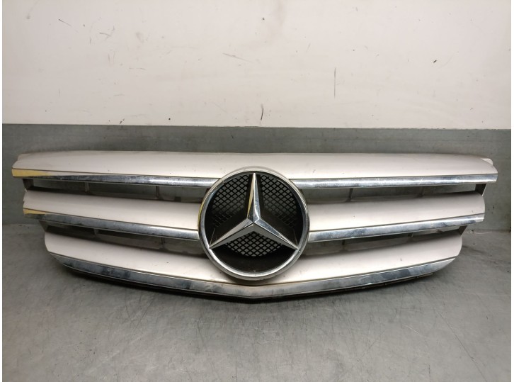 Recambio de rejilla delantera para mercedes-benz clase b (w245) 180 cdi (245.207) referencia OEM IAM A1698800883 A1698800883 