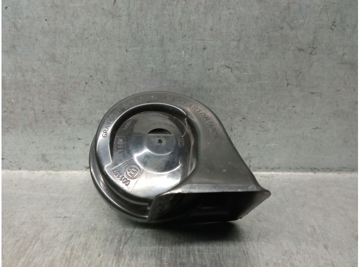 Replacement horn for Seat Leon SP KL / SFDXDEX0 1.5 Leon SP OEM IAM reference 5FA951206C 5Q0951221D 