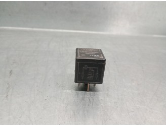 Replacement relay for Volvo XC90 2.4 Diesel CAT OEM IAM reference 9441160 9441160 