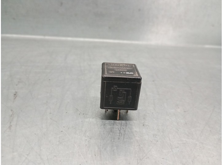 Replacement relay for Volvo XC90 2.4 Diesel CAT OEM IAM reference 9441160 9441160 