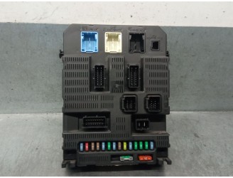 Recambio de caja reles / fusibles para citroën c3 1.4 hdi referencia OEM IAM 9663576280 9663576280 