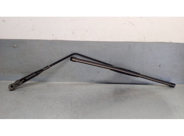 Recambio de brazo limpia trasero para mg serie 45 (t/rt) 2.0 td referencia OEM IAM D20T2N  VALEO