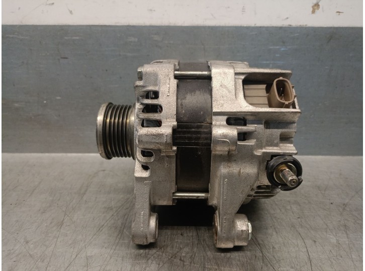 Recambio de alternador para mazda 3 lim. (bl) 2.2 turbodiesel cat referencia OEM IAM SH0118300A SH0118300A 