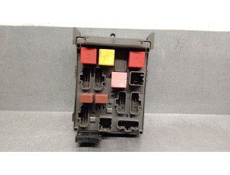 Recambio de caja reles / fusibles para renault espace iv (jk0) 3.5 v6 referencia OEM IAM 8200438793 